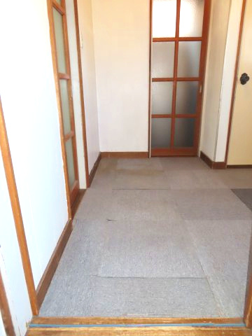 北見市清見町７１番地６６　中古売家　の内装|ユーティリティルームは、洗濯物を「洗う」「干す」「たたむ」「しまう」の一連の作業を集約できて、掃除道具や日用品の収納場所として活用できます。
