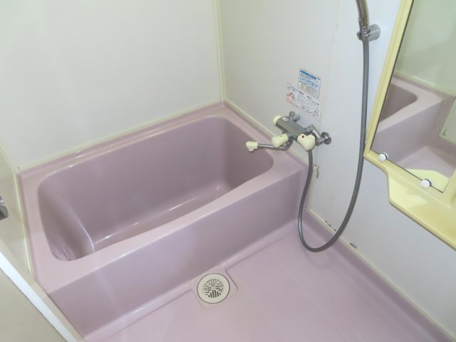 【浴室】 | 北見市清見町７１番地６６　中古売家　 | ユニットバス１坪タイプ