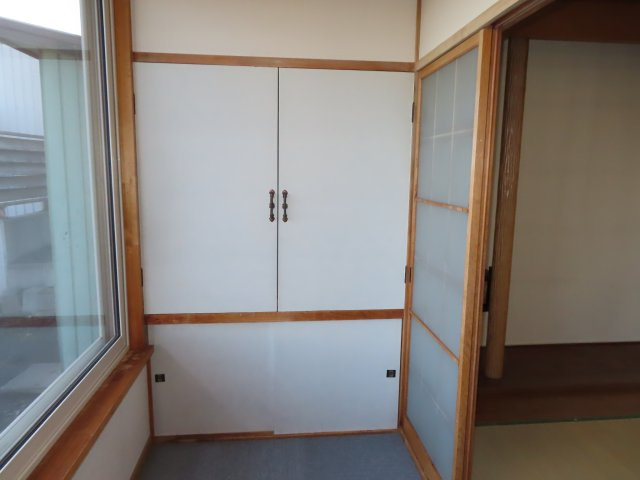 【収納】 | 北見市清見町７１番地６６　中古売家　 | 広縁 収納