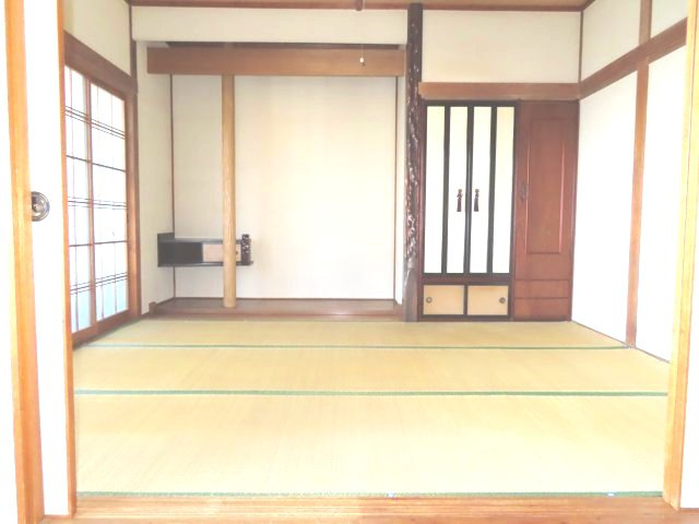 北見市清見町７１番地６６　中古売家　の和室|6畳和室は、広すぎず狭すぎない絶妙な広さで、寝室や客間・書斎や趣味の部屋・キッズスペースなど、くつろぎの場としても活用できます。