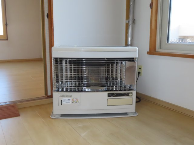 【冷暖房・空調設備】 | 北見市清見町７１番地６６　中古売家　 | ストーブ