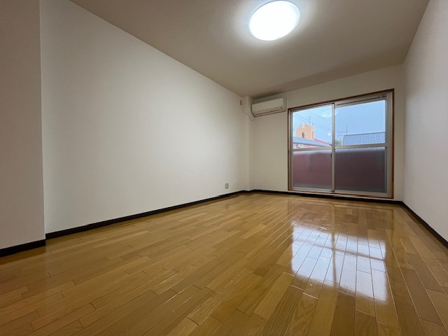 平和マンションの洋室