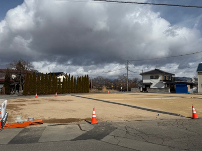 【前面道路含む現地写真】 | 佐久市原（ﾄｰｱｺｰﾎﾟﾚｰｼｮﾝ）分譲地