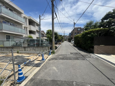 【前面道路含む現地写真】 | 箕面市半町４丁目　新築戸建　２号棟