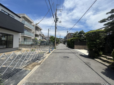 【前面道路含む現地写真】 | 箕面市半町４丁目　新築戸建　２号棟