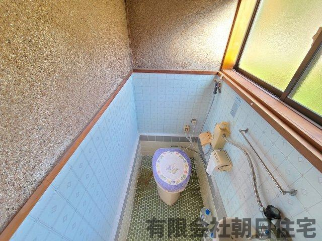 【トイレ】 | 西尾町中古戸建 | トイレです
