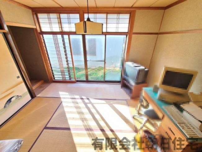 【居間・リビング】 | 西尾町中古戸建 | リビングです