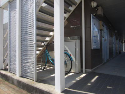 【ロビー】 | レオパレスＣｏｚｚｙＣｏｒｔ