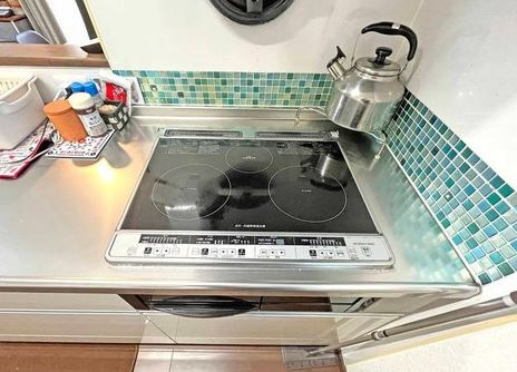 【中古】坂戸市中小坂中古住宅のキッチン|IHクッキングヒーターです！