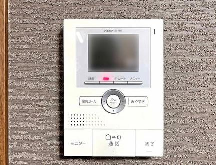 【中古】坂戸市中小坂中古住宅のセキュリティ|TVモニター付きインターフォン付で悪質なセールスにも安心！