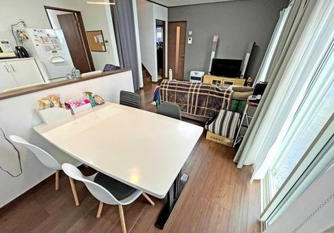 【中古】坂戸市中小坂中古住宅の居間・リビング|16.5帖LDKです☆