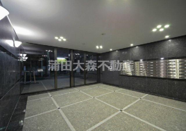 ルーブル東蒲田伍番館のエントランス