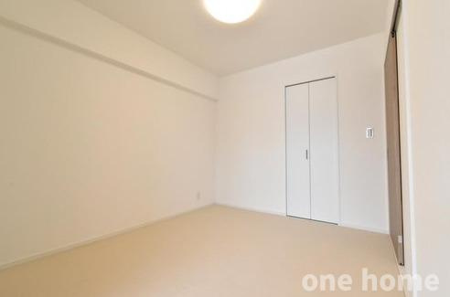 野中北パークハウスのその他|◆約5.0帖洋室です！シンプルな内装につき、様々な家具との相性はバッチリです！