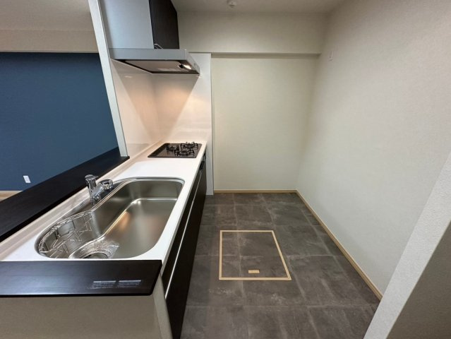 宝マンション小幡苗代のキッチン|広々スペースでご家族や友人と一緒にキッチンに立ってお料理が作れます♪