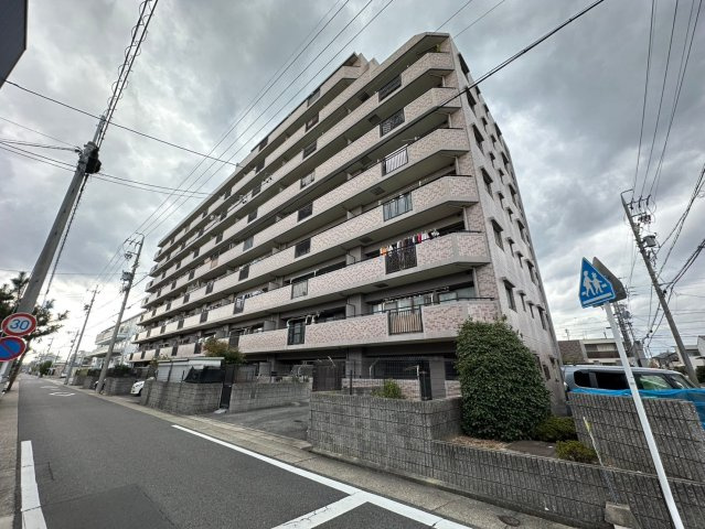 宝マンション小幡苗代の現況写真|9階建て1階部分の物件です！