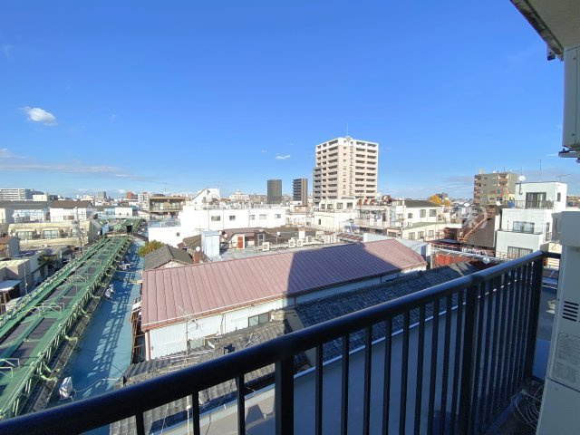 大昌ビルのバルコニー