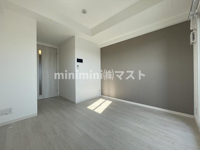 クレアグレイス岸里 の居間・リビング