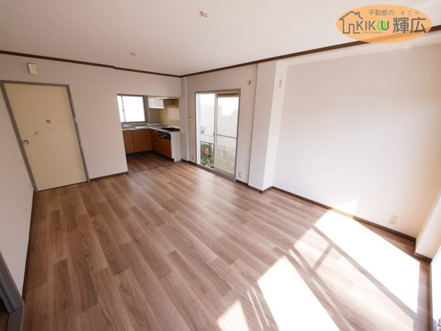 【居間・リビング】 | 高砂市米田町米田　中古戸建