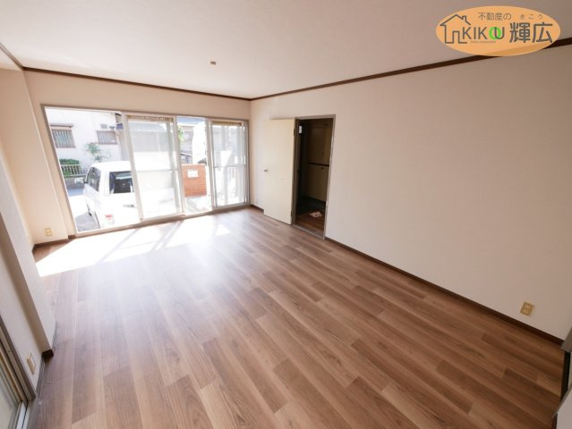 高砂市米田町米田　中古戸建の居間・リビング