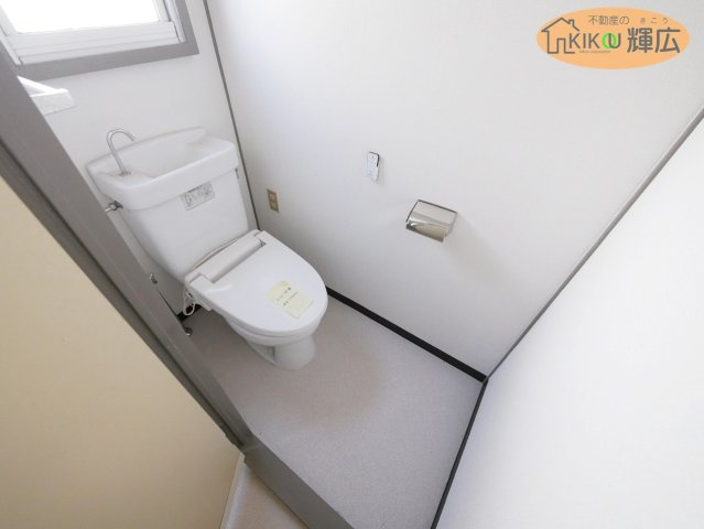 高砂市米田町米田　中古戸建のトイレ