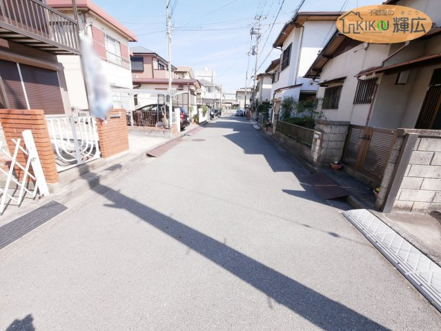 高砂市米田町米田　中古戸建の前面道路含む現地写真