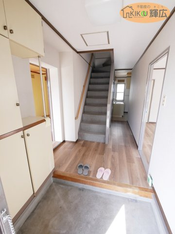 高砂市米田町米田　中古戸建の玄関