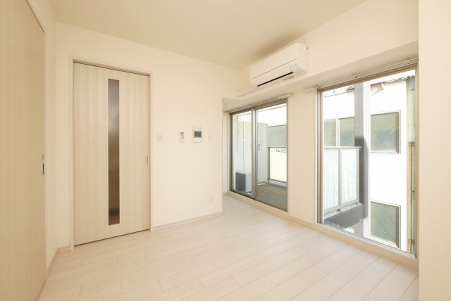 アドバンス難波南ワイズの居間・リビング