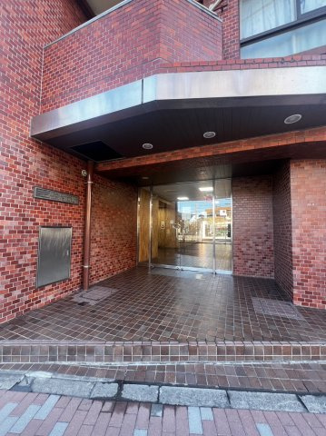 モナークマンション方南町のエントランス