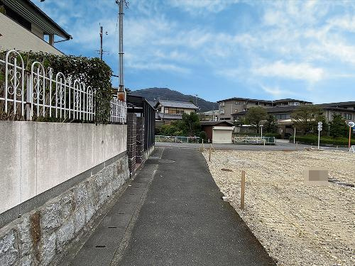 岩倉忠在地町 土地(A号地)の前面道路含む現地写真