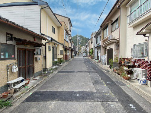 鷹峯旧土居町 中古戸建の前面道路含む現地写真