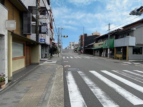 上京区役人町 土地の前面道路含む現地写真
