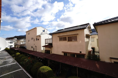 【展望】 | 【上質リノベ】エメラルドマンション海田 | 【四季を感じる】
四季の移ろい・爽やかな青空や風を感じられ
自然を愉しめるパノラマビュー。
毎日の暮らしに余裕を感じさせてくれる、
遮る物の無い開放的な眺望を是非、ご堪能ください。