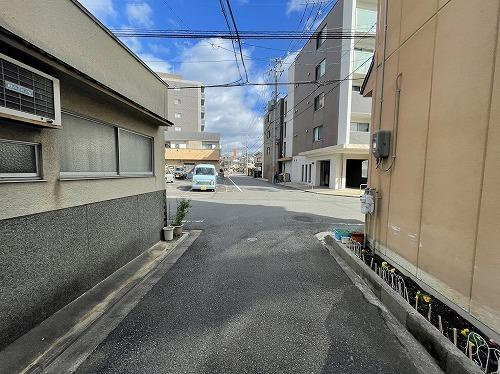 田中南西浦町 土地の前面道路含む現地写真