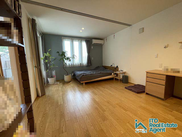 太秦一町芝町 中古戸建の洋室|WCL付!収納があるからこそインテリアにもこだわれますね☆