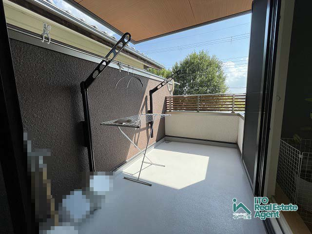 太秦一町芝町 中古戸建のバルコニー|広々としたバルコニー