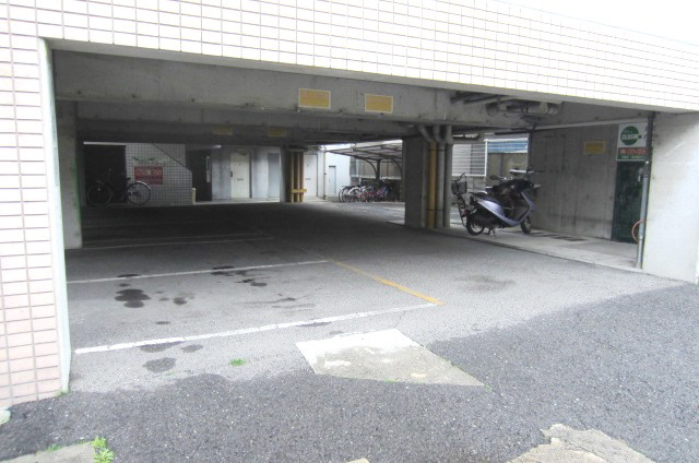 【駐車場】 | アバンティ貝塚2