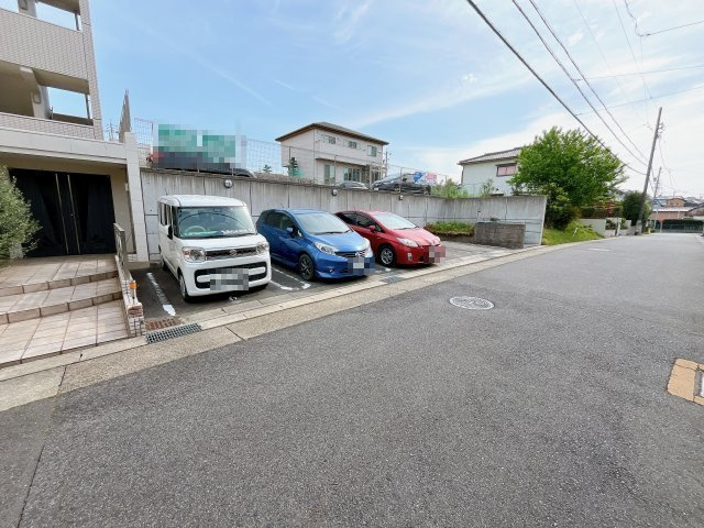 ホワイトプラネットの駐車場