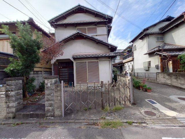 泉大津市本町建物付土地の外観