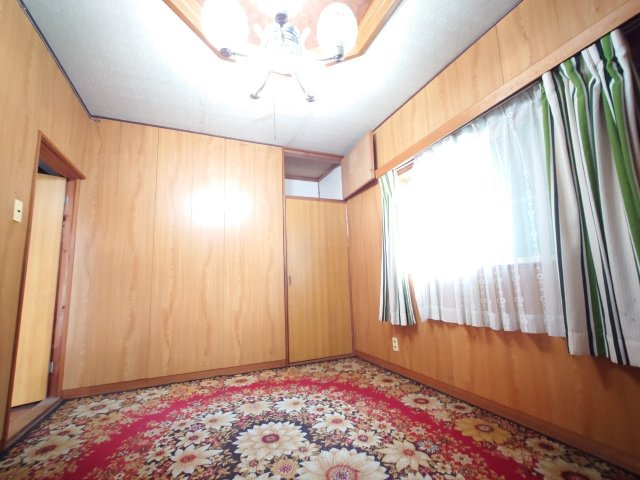 泉大津市本町建物付土地の洋室