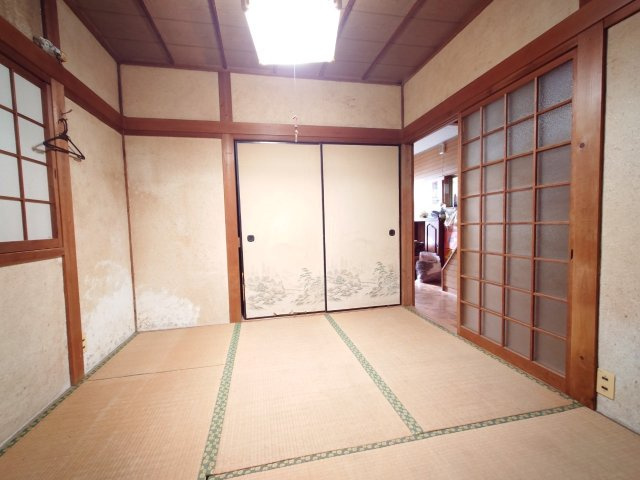 泉大津市本町建物付土地の和室