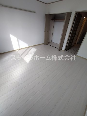 メゾン・ド・ラヴィ菰口Ⅰの内装|別部屋写真です。