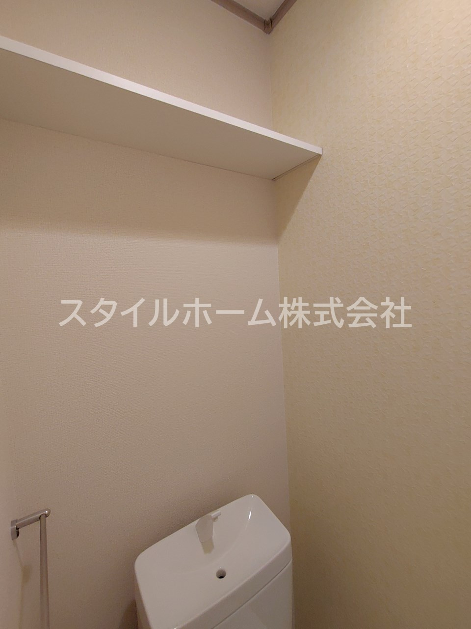 メゾン・ド・ラヴィ菰口Ⅰのトイレ|別部屋写真です。