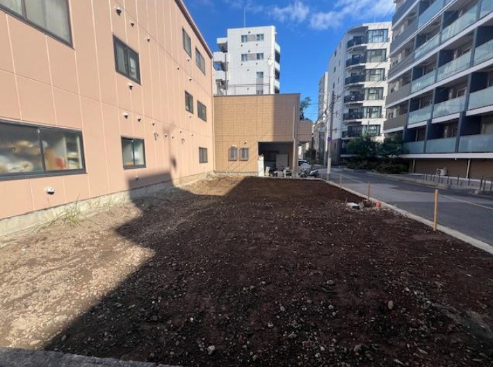 墨田区緑３丁目の売地の前面道路含む現地写真
