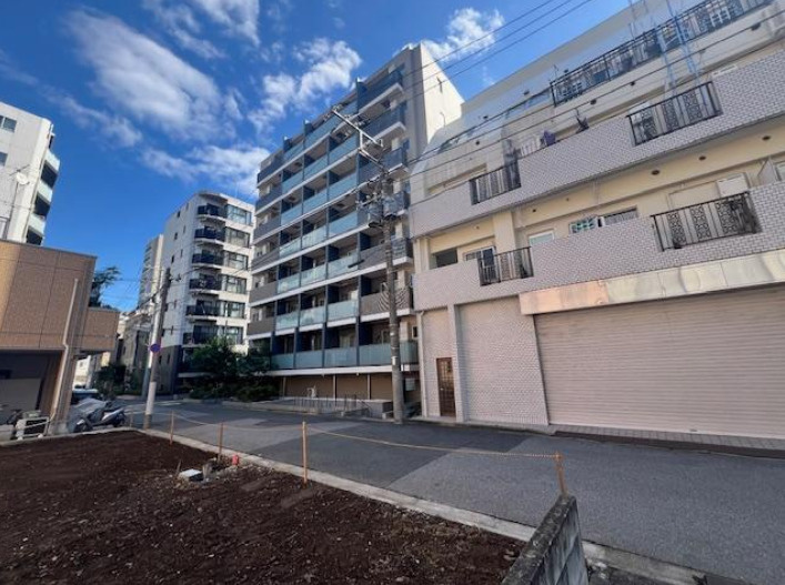 墨田区緑３丁目の売地の前面道路含む現地写真