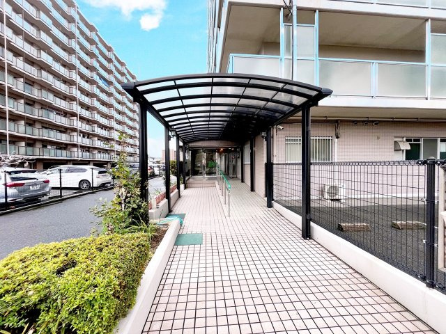 レヂオンス博多東のエントランス