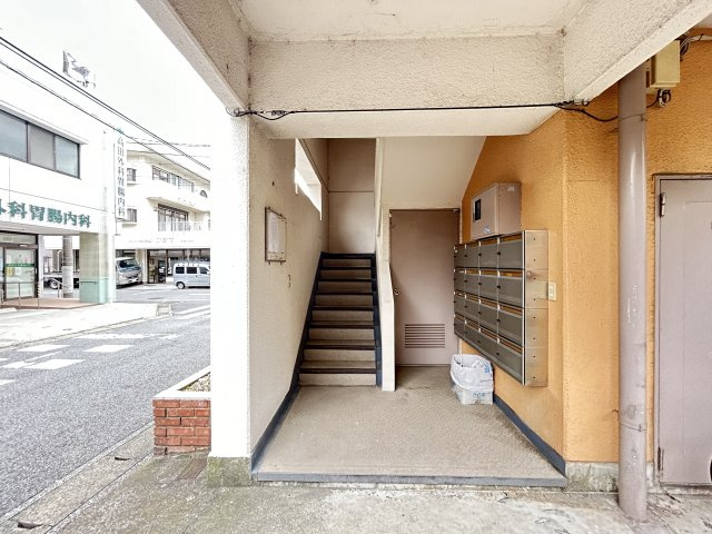 マンション高橋のエントランス
