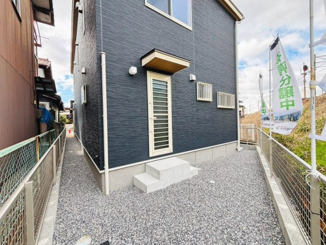 戸建　瑞穂市別府Ⅴ　全1区画分譲のその他|キッチンからの便利な勝手口です！