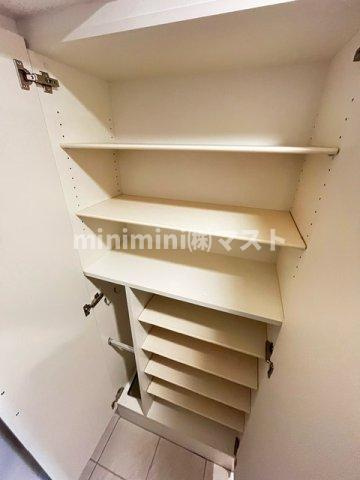 アドバンス難波南ワイズの収納