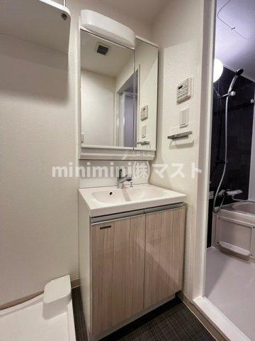 アドバンス難波南ワイズの独立洗面台