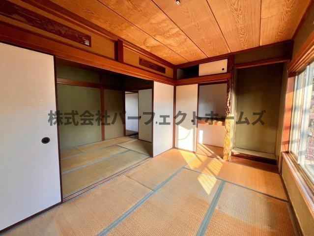 津田東町2丁目戸建　賃貸の和室|日本らしい落ち着いた雰囲気の和室です